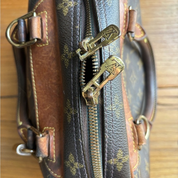 Well loved pre-owned authentic Louis Vuitton Trouville handbag. - Picture 10 of 14